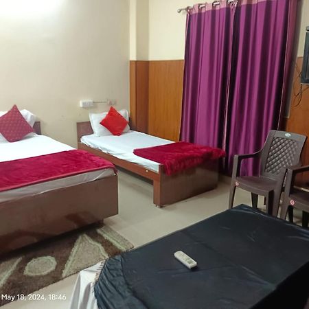 Goroomgo Varanasi Paradise Varanasi - Parking & Restaurant Available - Perfect Location And Comfortable Room Exterior photo